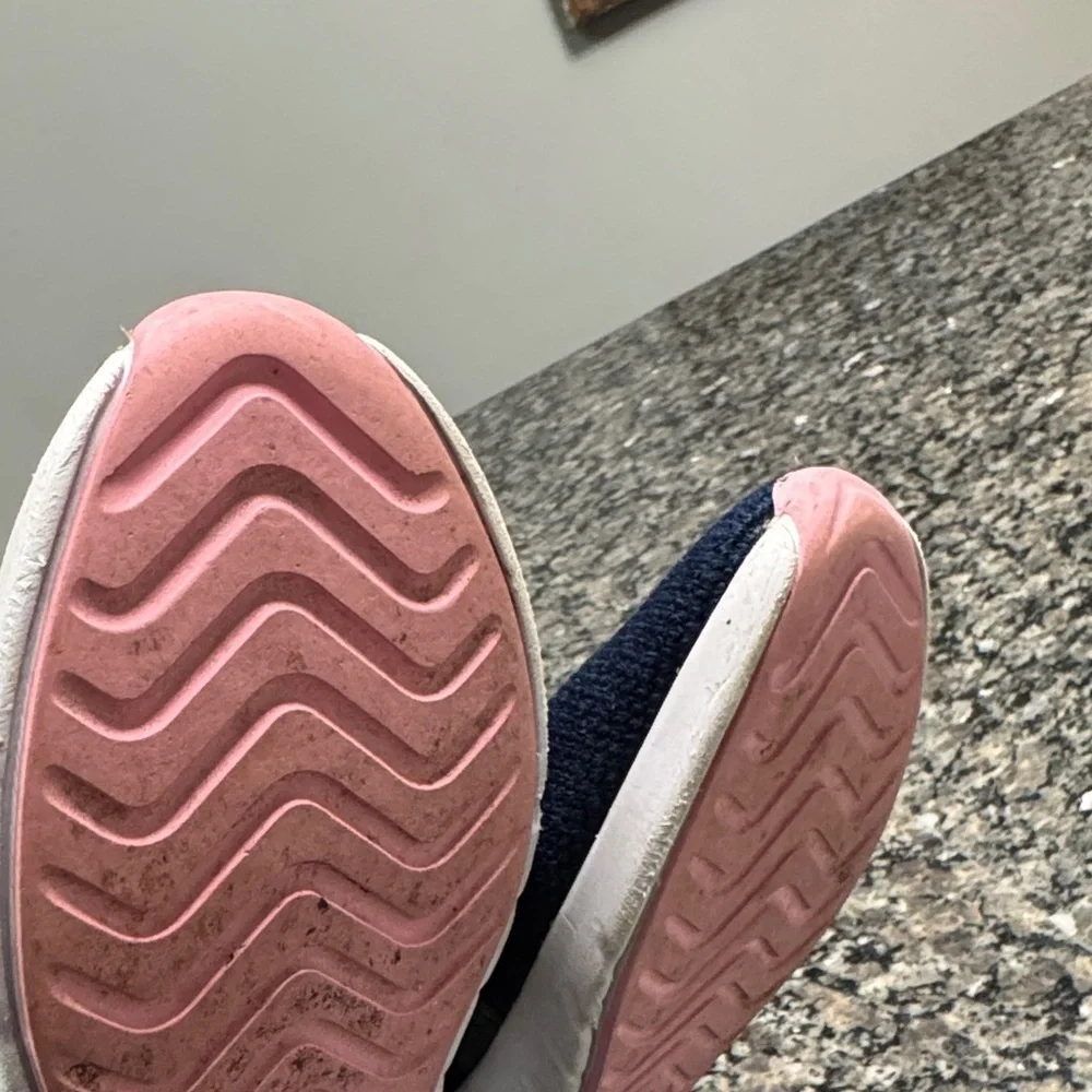 Nautica Women's Blue and Pink Sneakers